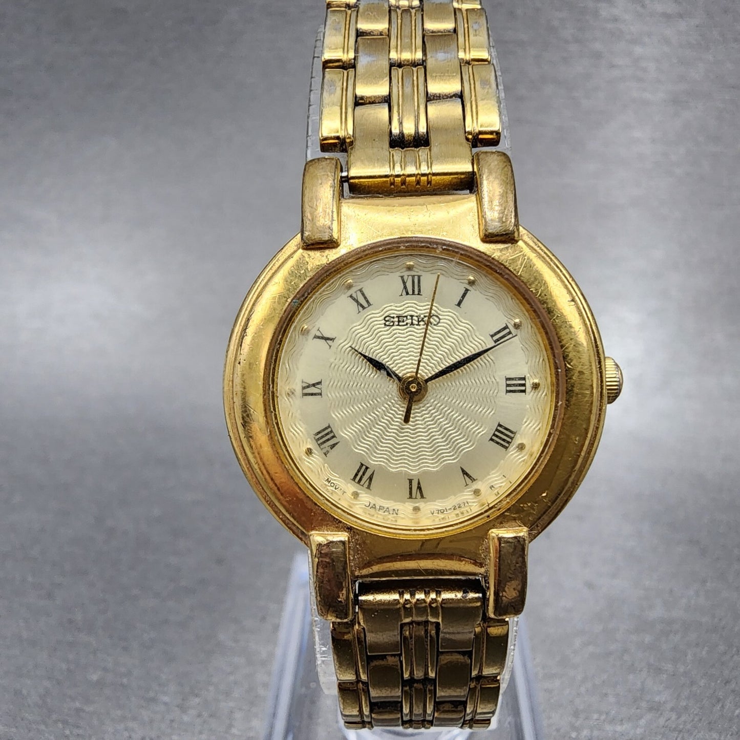 Seiko Watch Women 24mm Champagne Dial Gold Tone Round V7011781 New Battery VTG0