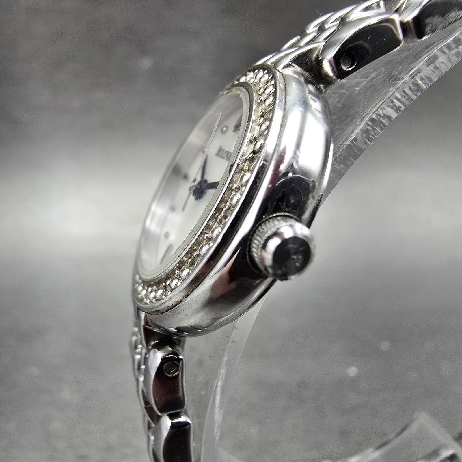 Bulova Watch Women 24mm MOP Dial Silver Tone Round READ!!!!!! 96R150 New Battery3