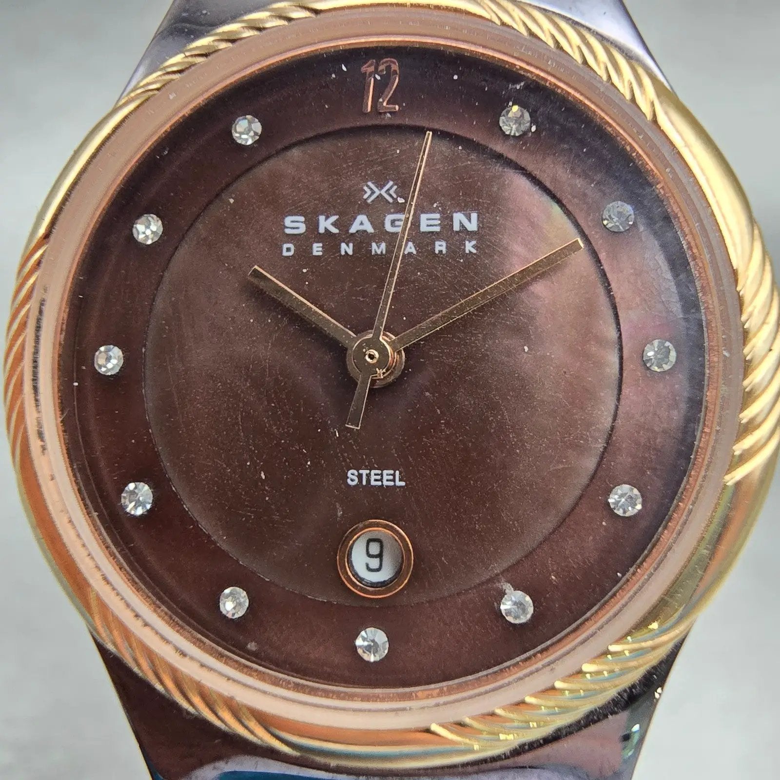 Skagen Denmark Watch Women 27mm Brown MOP Dial Gold Tone Date 880LRDR New Batt1