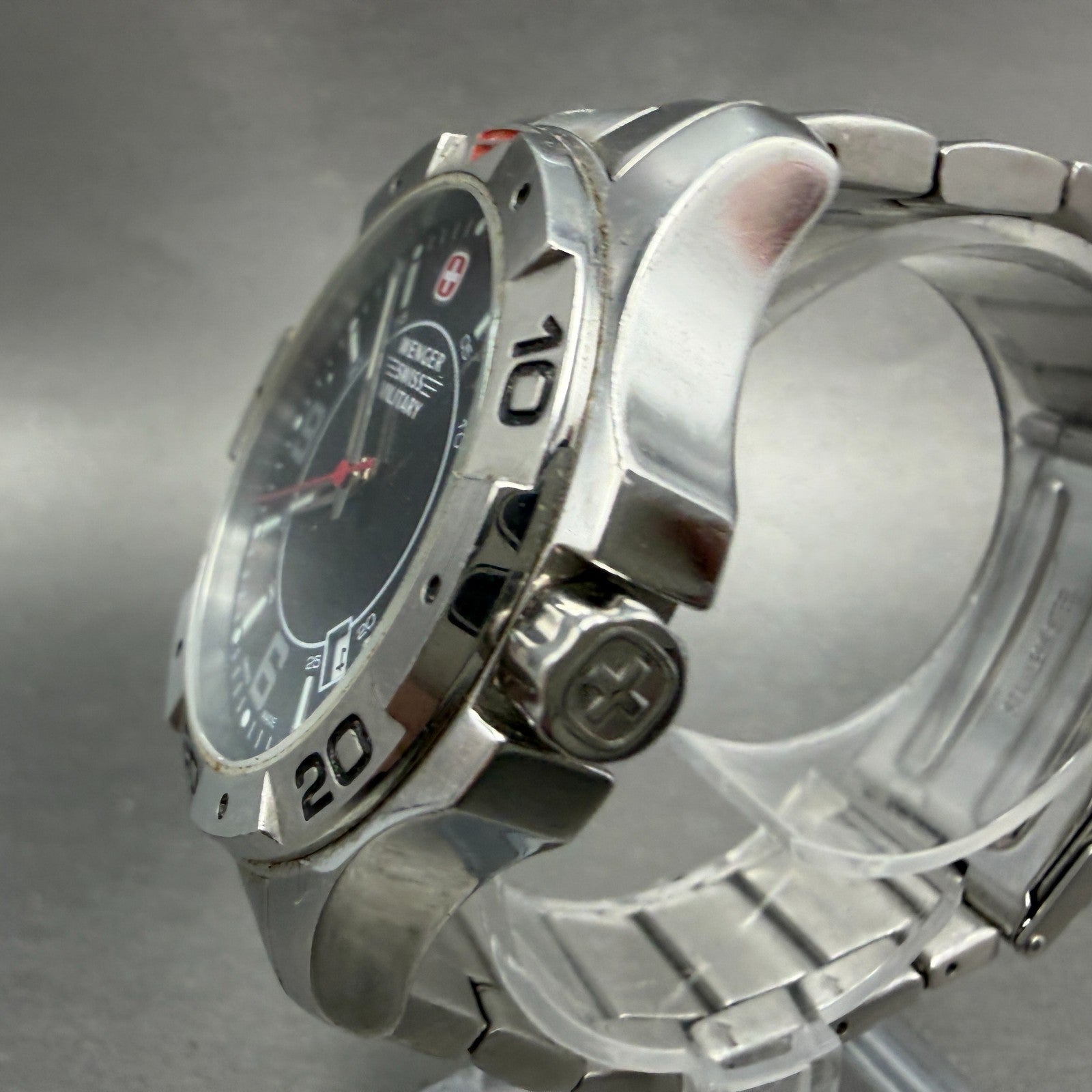 Wenger Swiss Military Dive Watch Men 42mm Black Dial Steel Date 79139 PARTS3