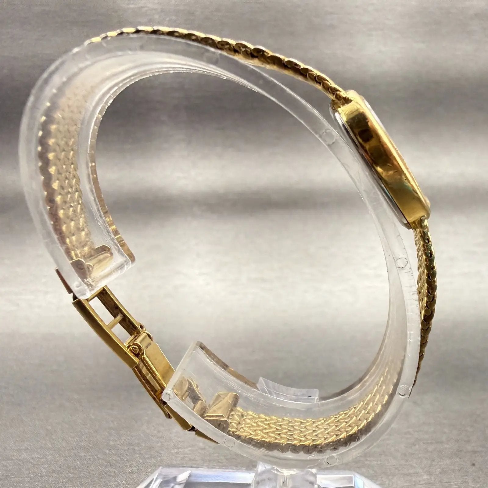Citizen CQ Watch Women 13mm Champagne Dial Gold Tone Oval 2200-4-950461 New Batt8