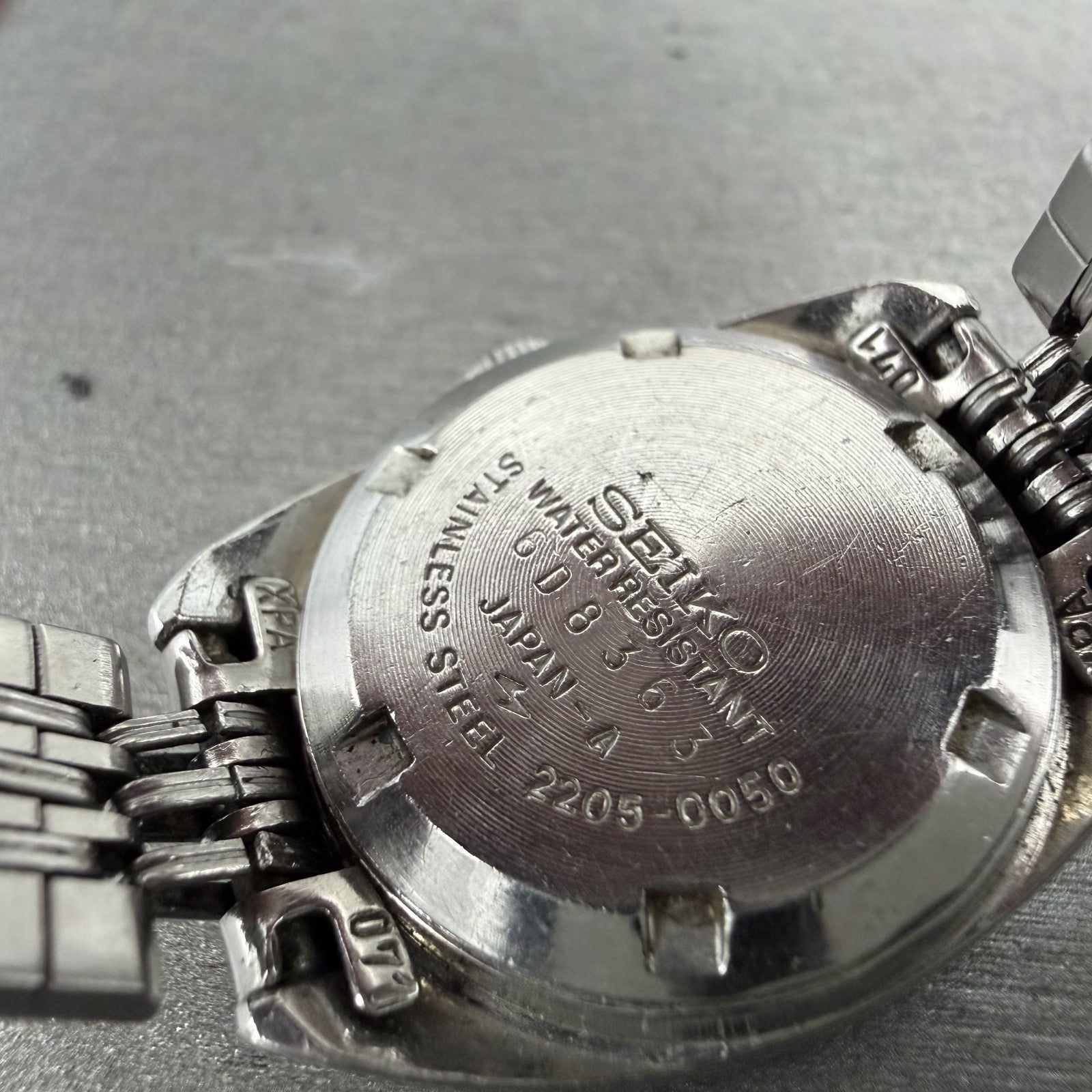 Seiko Automatic Watch Women 23mm Silver Dial Silver Tone Date 2205-0050 PARTS10