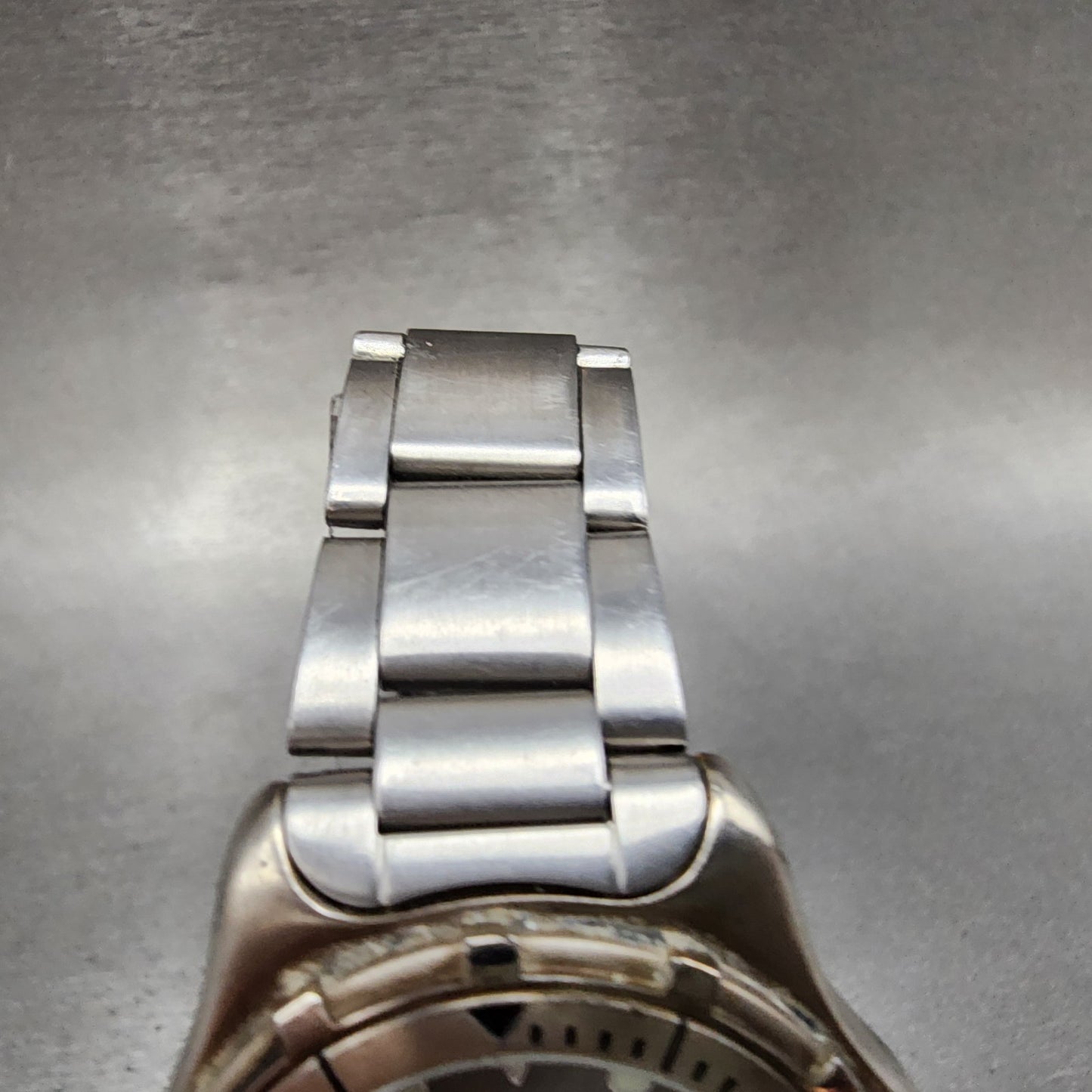 QuikSilver Dive Watch Men 35mm Gray Dial Silver Tone Date Round QS221 New Batt4