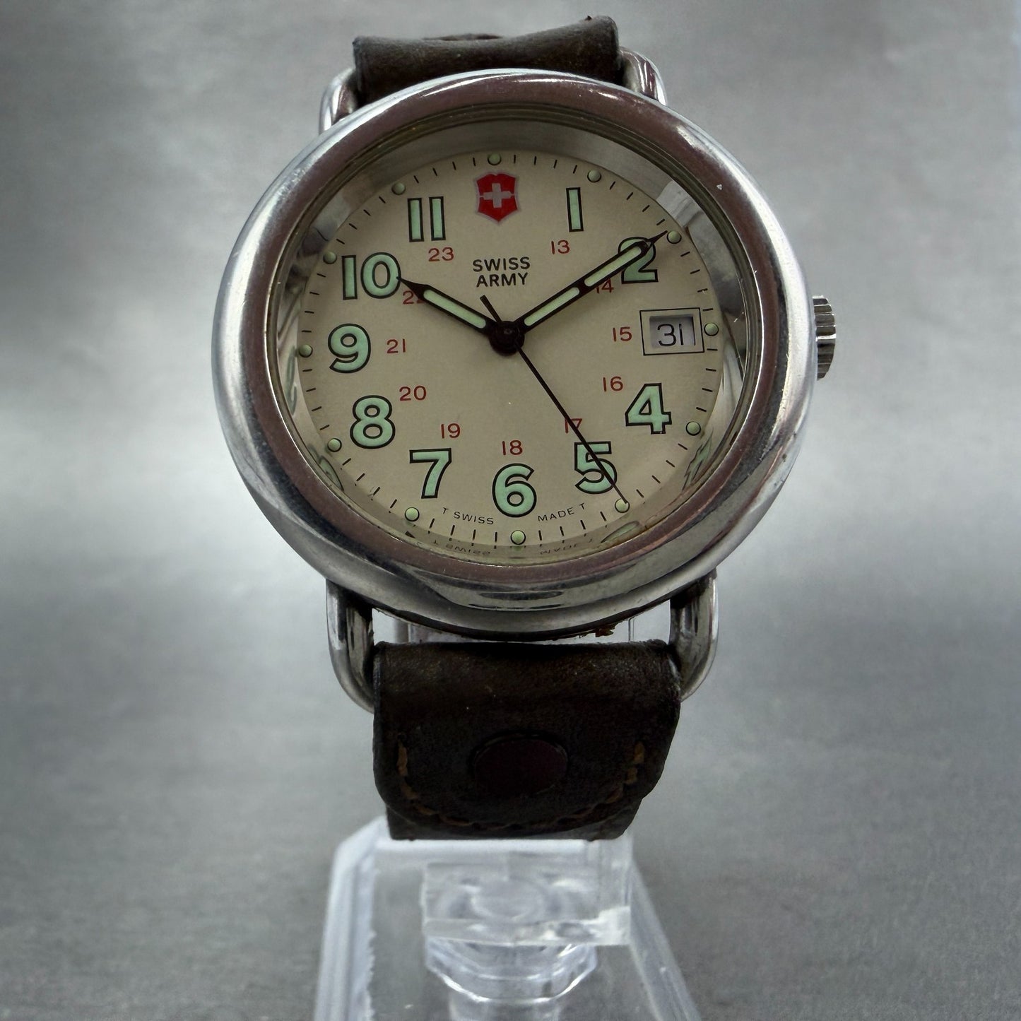 Victorinox Swiss Army Calvary Watch Men 37mm Cream Dial Silver Tone Date PARTSTH6