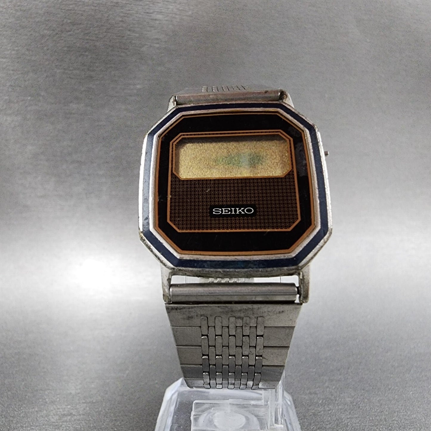 Seiko Digital Watch Men 29mm LCD Silver Tone Octagon F4414010 Thin PARTS6