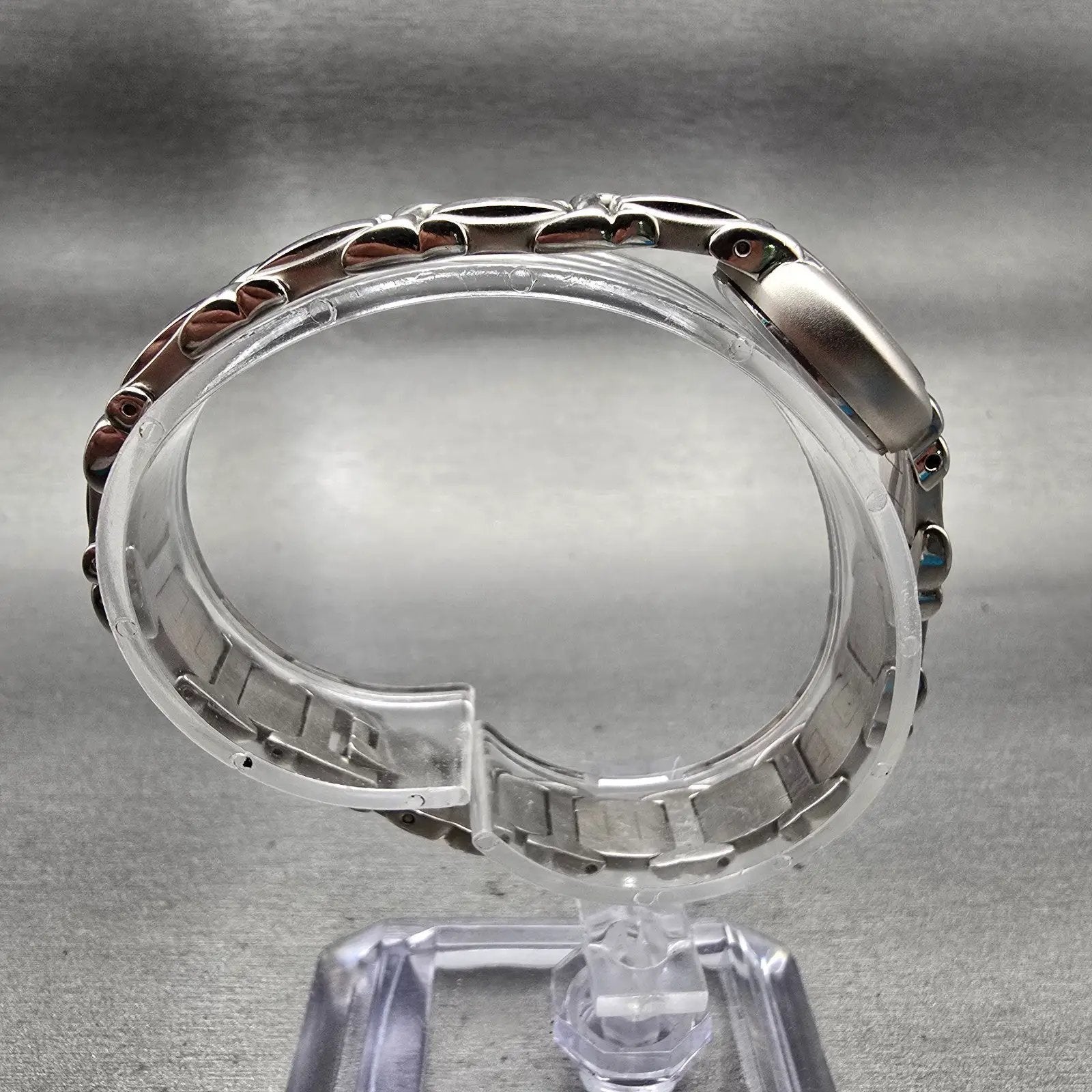 Bulova Watch Women 20mm MOP Dial Silver Tone Round 96L90 New Battery Bracelet8