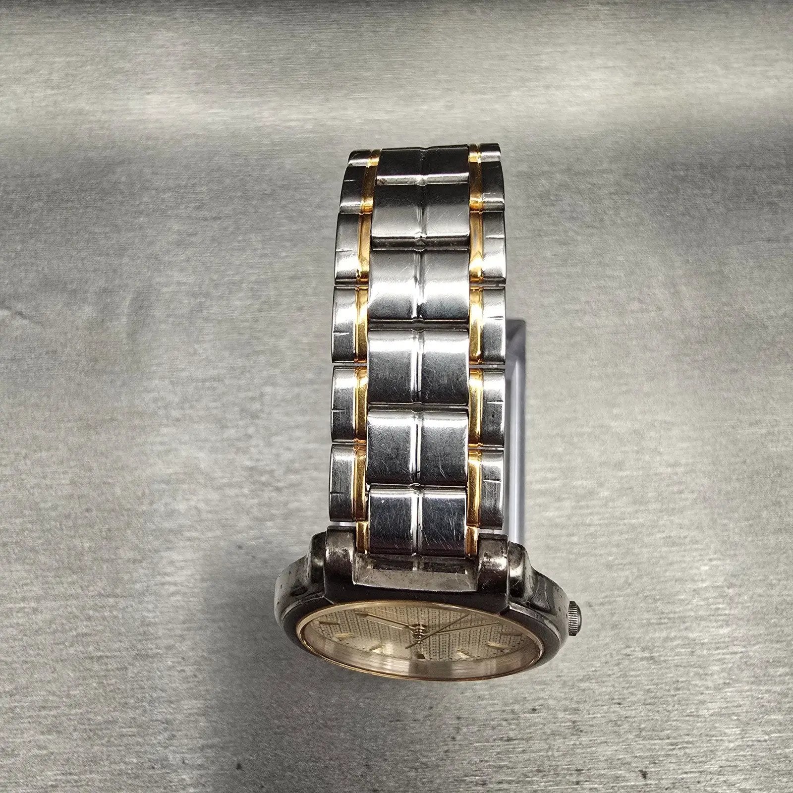 Seiko Watch Men 32mm Champagne Dial Two Tone Round V701-2B50 New Battery Vintage4