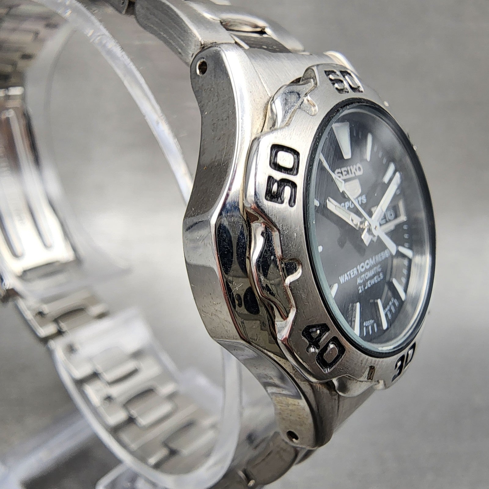 Seiko 5 Sports Watch Women 27mm Black Dial Stainless Steel Daydate Round Runs3