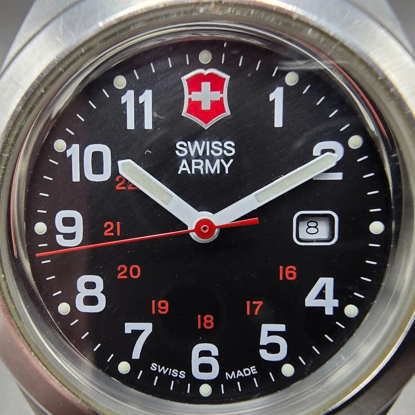 Victorinox Swiss Army Garrison Watch Women 34mm Black Dial Steel Date New Batt D1