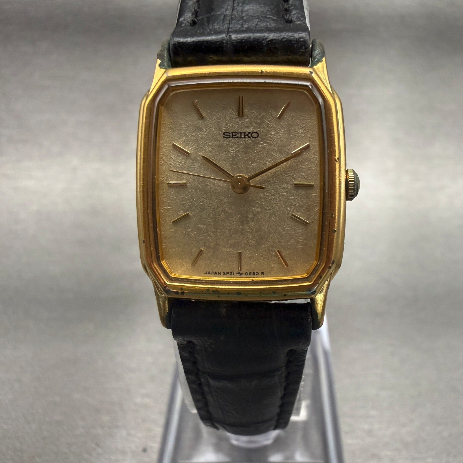 Seiko Watch Women 17mm Champagne Dial Gold Tone Rectangle 2P21-5220 New Battery5