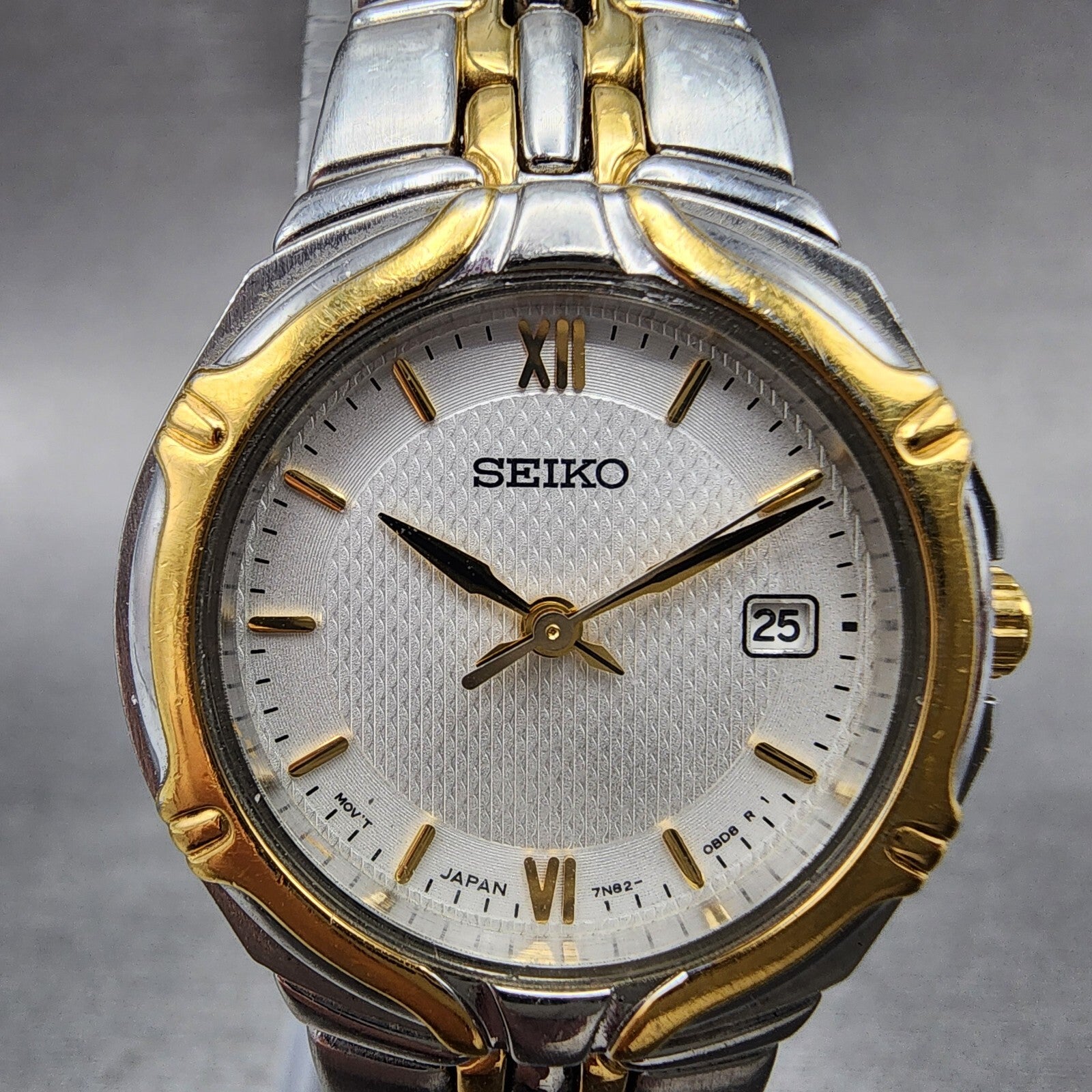 Seiko Watch Women 26mm White Dial Two Tone Date Round 7n820at0 New Battery1
