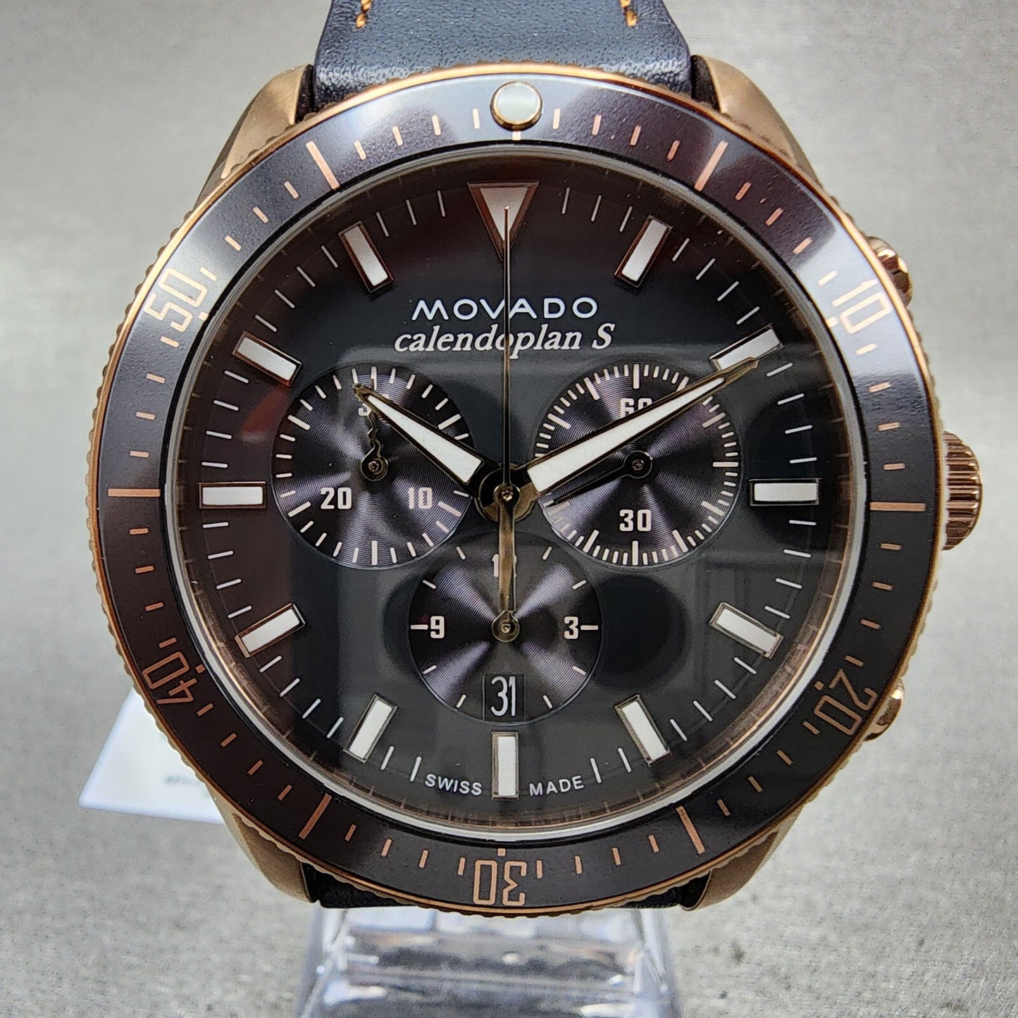 Movado Heritage Calendoplan S Watch Men 42mm Black Dial Roes Gold Tone Date1