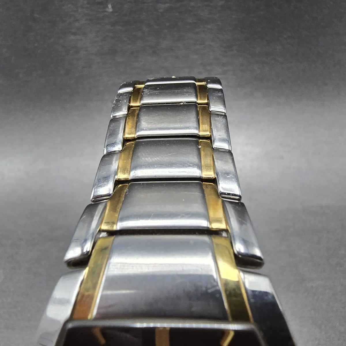 Seiko Solar Tank Watch Men 35mm Gray Dial Two Tone Date Rectangle V157-0AT0 Runs4