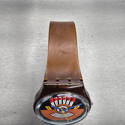 Swatch RUFFLED FEATHERS Watch Men Brown Dial Brown Round GF100 New battery VTG4