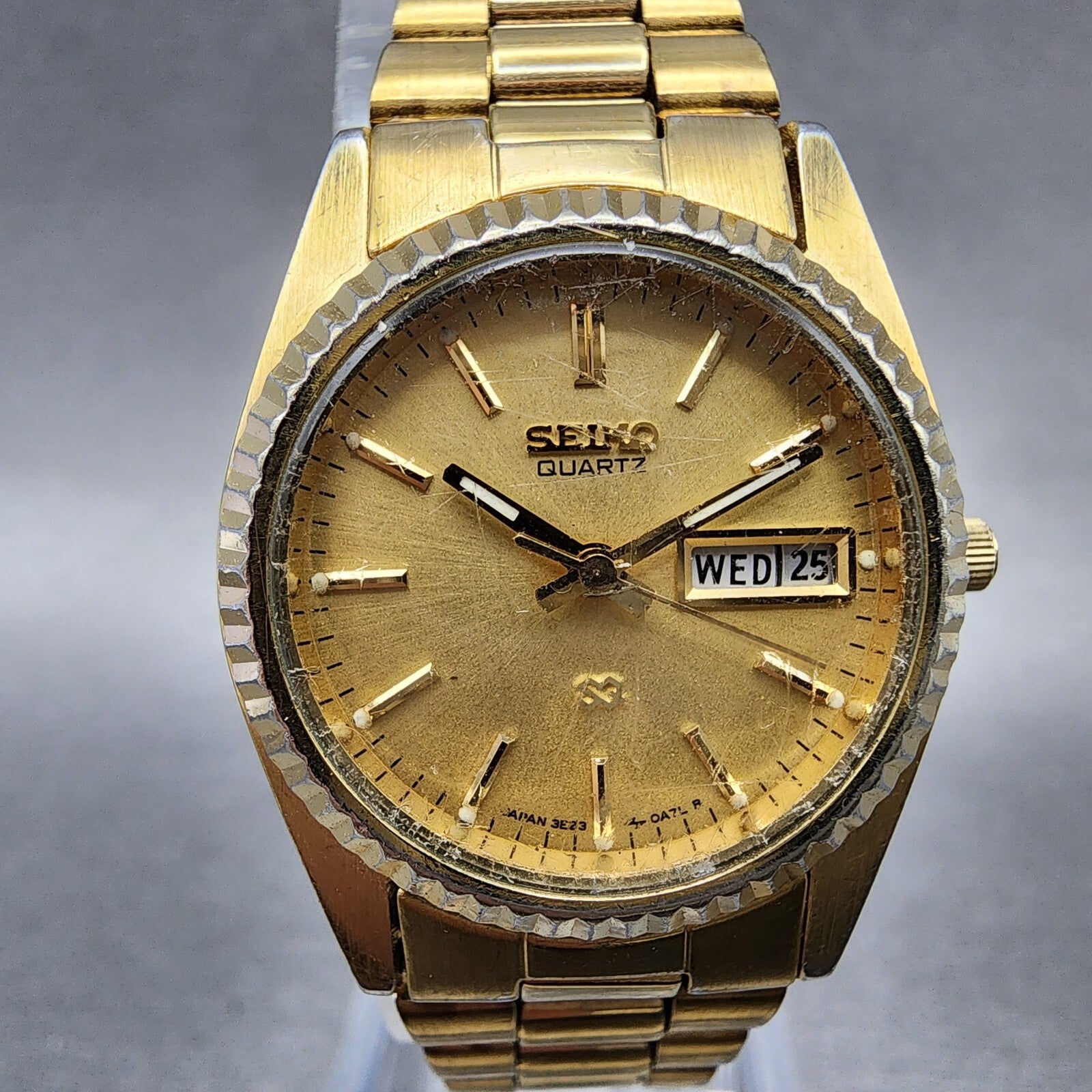 Seiko SQ Watch Women 24mm Gold Dial Gold Tone Daydate Round 3E230A69 New Batt1