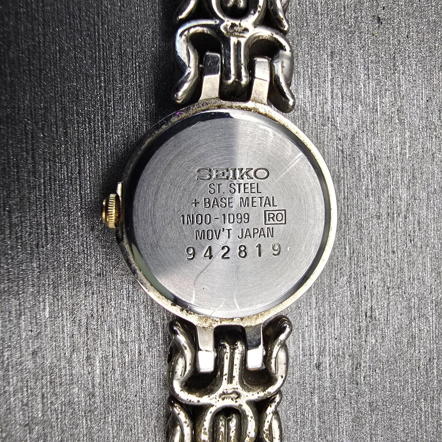 Seiko Watch Woman 20mm Black Dial Two Tone Round 1N00-1D99 New Battery Vintage10