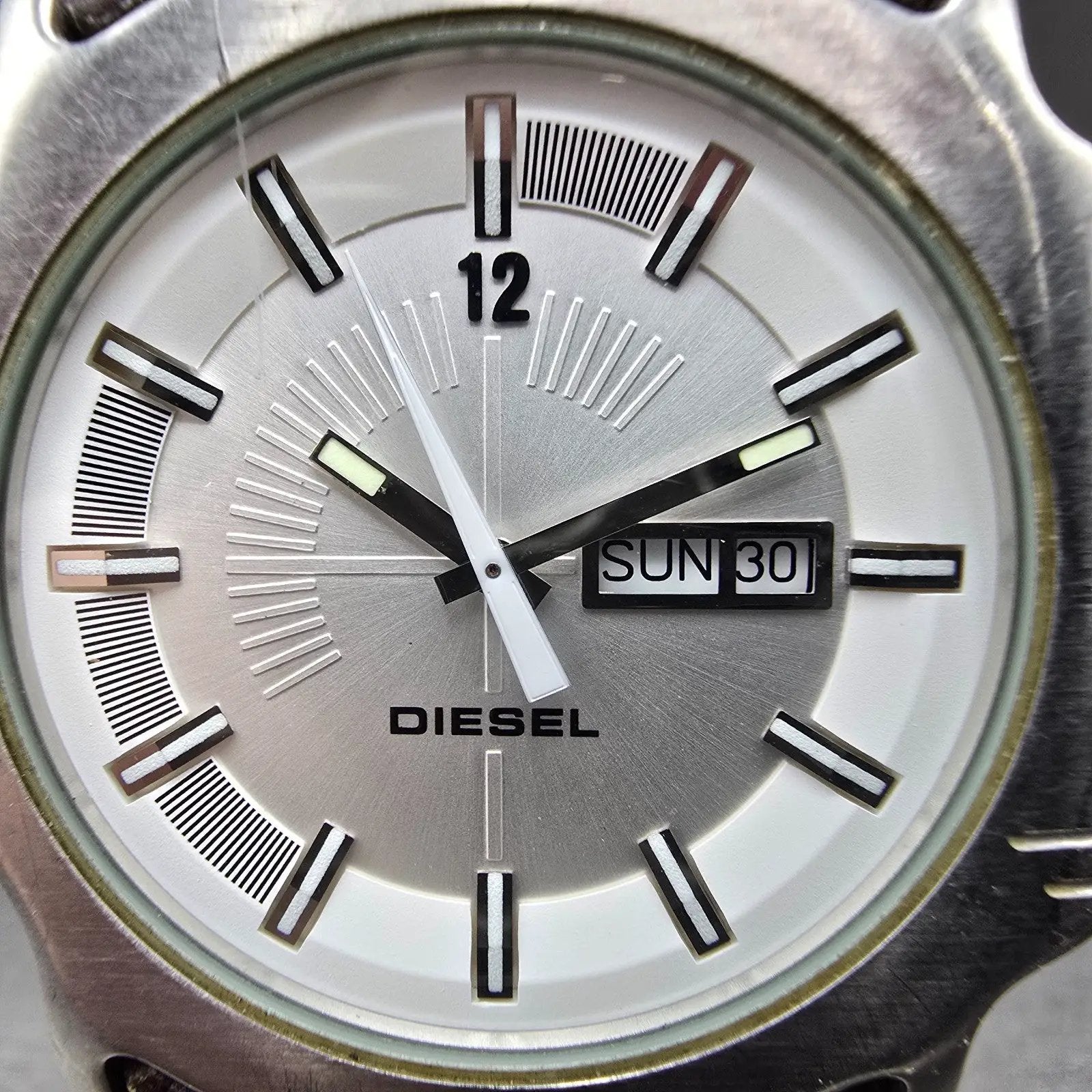 Diesel Watch Men 42mm White Dial Silver Tone Daydate READ!!! DZ-4037 New Battery1