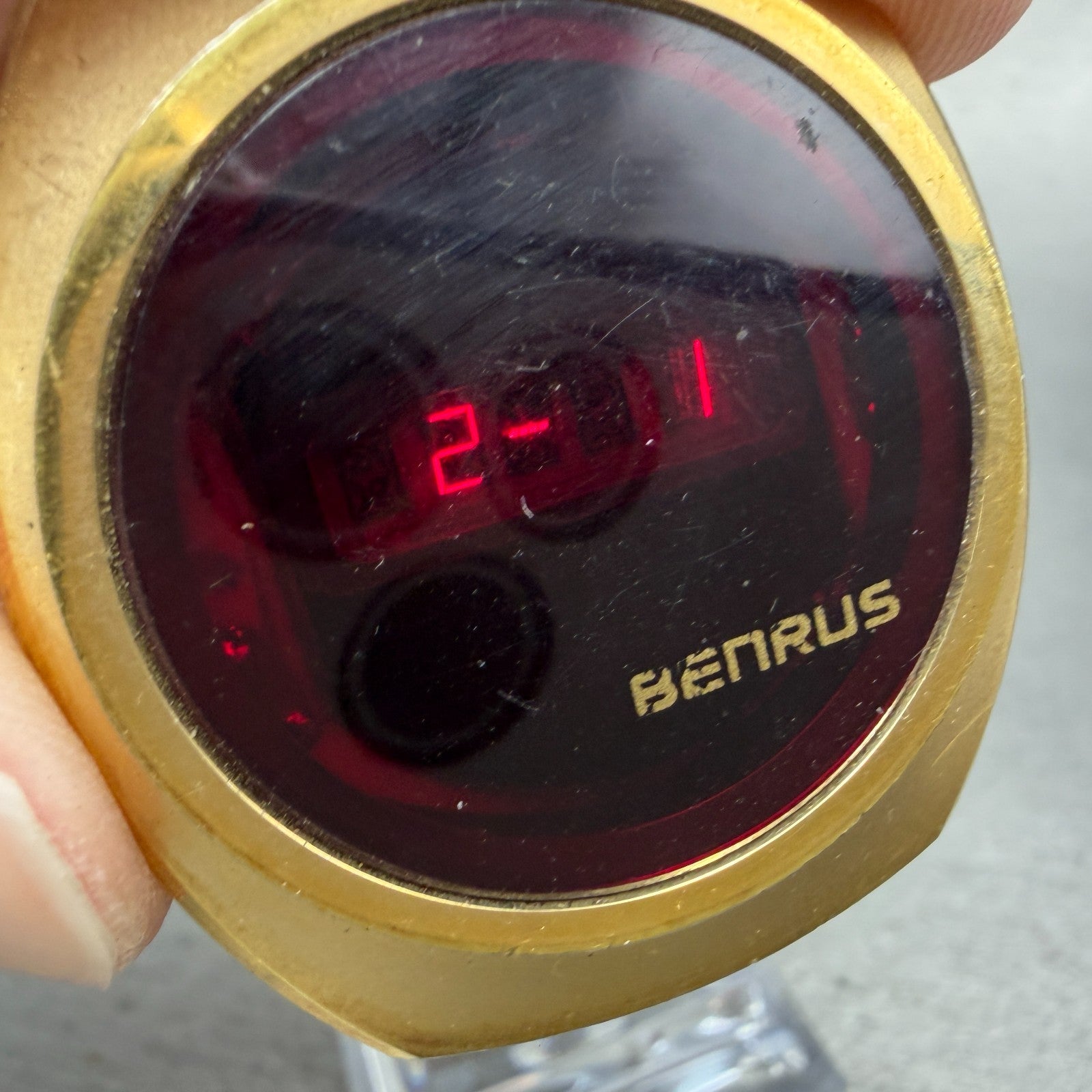 Benrus RED LED Watch Men 37mm Digital Gold Tone READ!!!! Round New Battery VTG2
