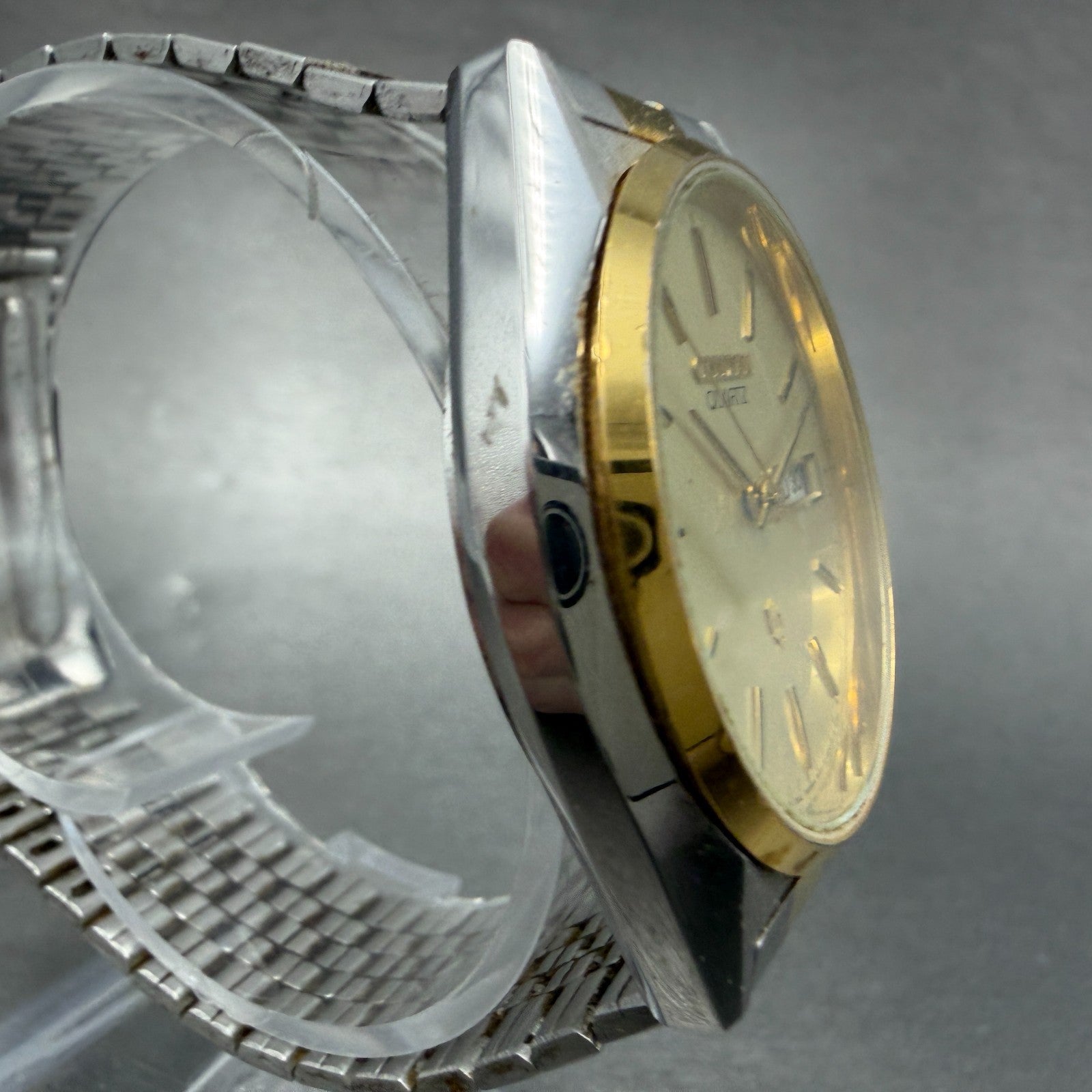 Citizen CQ Watch Men 35mm Champagne Dial Two Tone Daydate 4-S05961 New Battery3