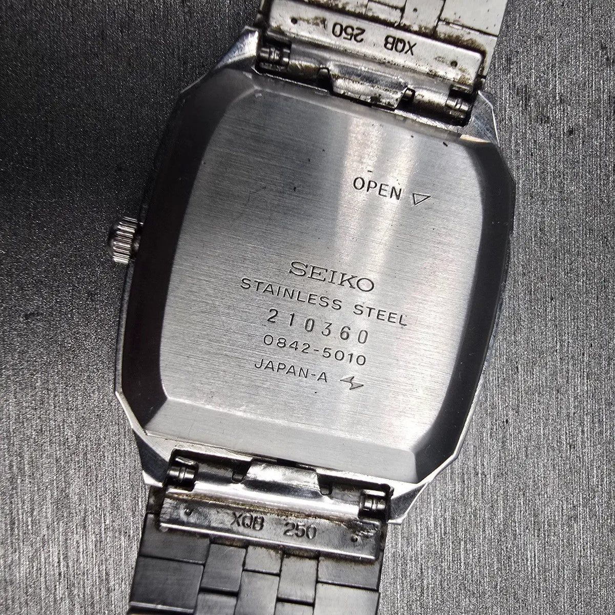 Seiko Watch Men 33mm Silver Dial Silver Tone Date Rectangle 0842-5010 New Batt10