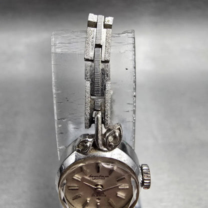 Seiko Solar Watch Women 15mm Silver Dial Silver Tone Oval 1040-7080 Manual Wind4