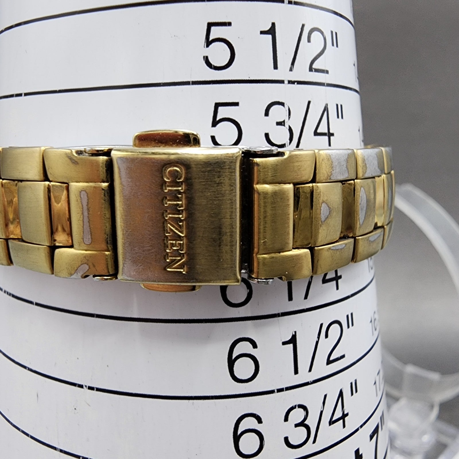Citizen ecoDrive WR 100 Watch Women 26mm Silver Dial Gold Tone Daydate Runs10