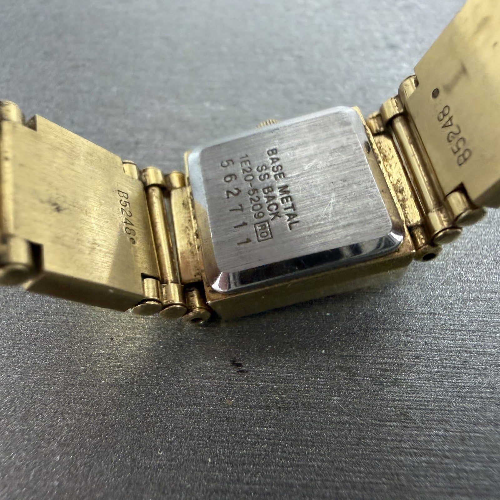 Seiko Watch Women 13mm Champagne Dial Gold Tone Square 1E205209 New Battery9