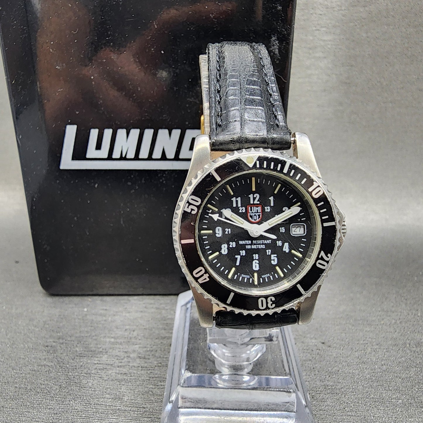 Luminox Dive Watch Women 29mm Black Dial Silver Tone Date Round 1530 New Battery0