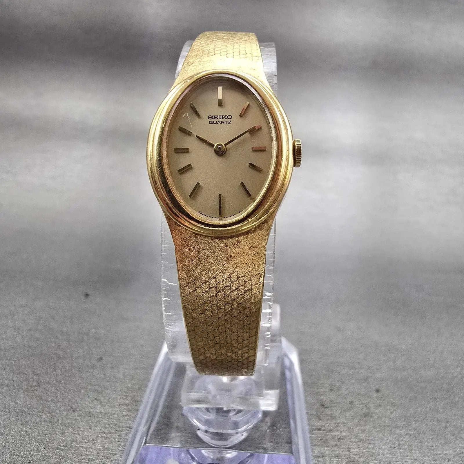 Seiko Watch Women 18mm Champagne Dial Gold Tone Oval 1400-5089 New Battery VTG5