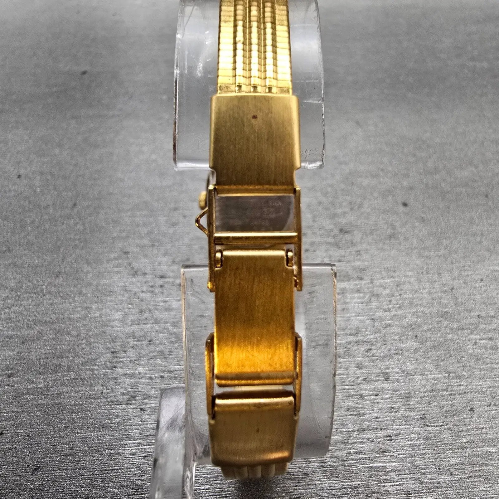 Seiko Pulsar Watch Women 16mm White Dial Gold Tone Oval V810-6370 New Battery7