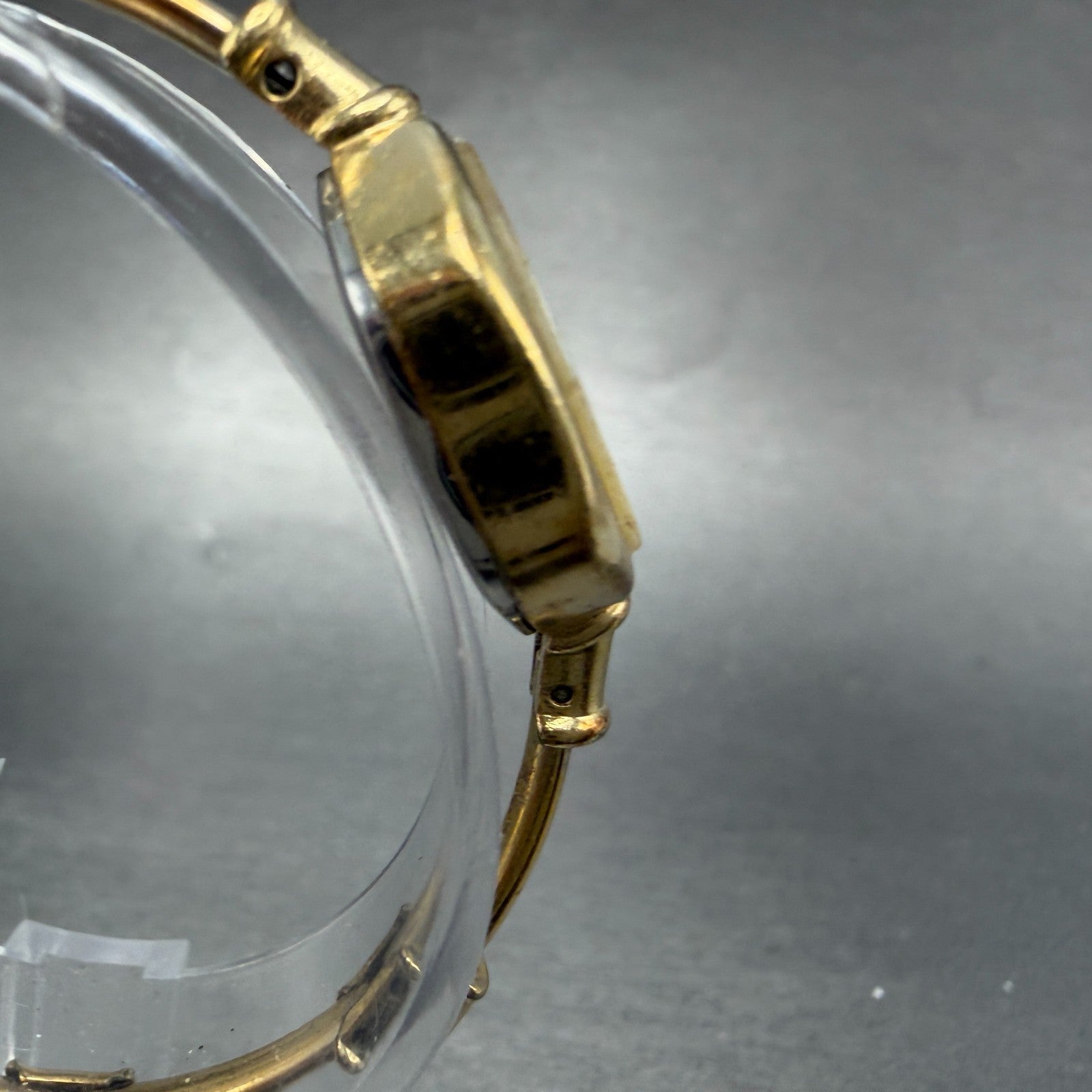 Citizen CQ Watch Women 20mm Champagne Dial Gold Tone Round 4-102568 New Battery3