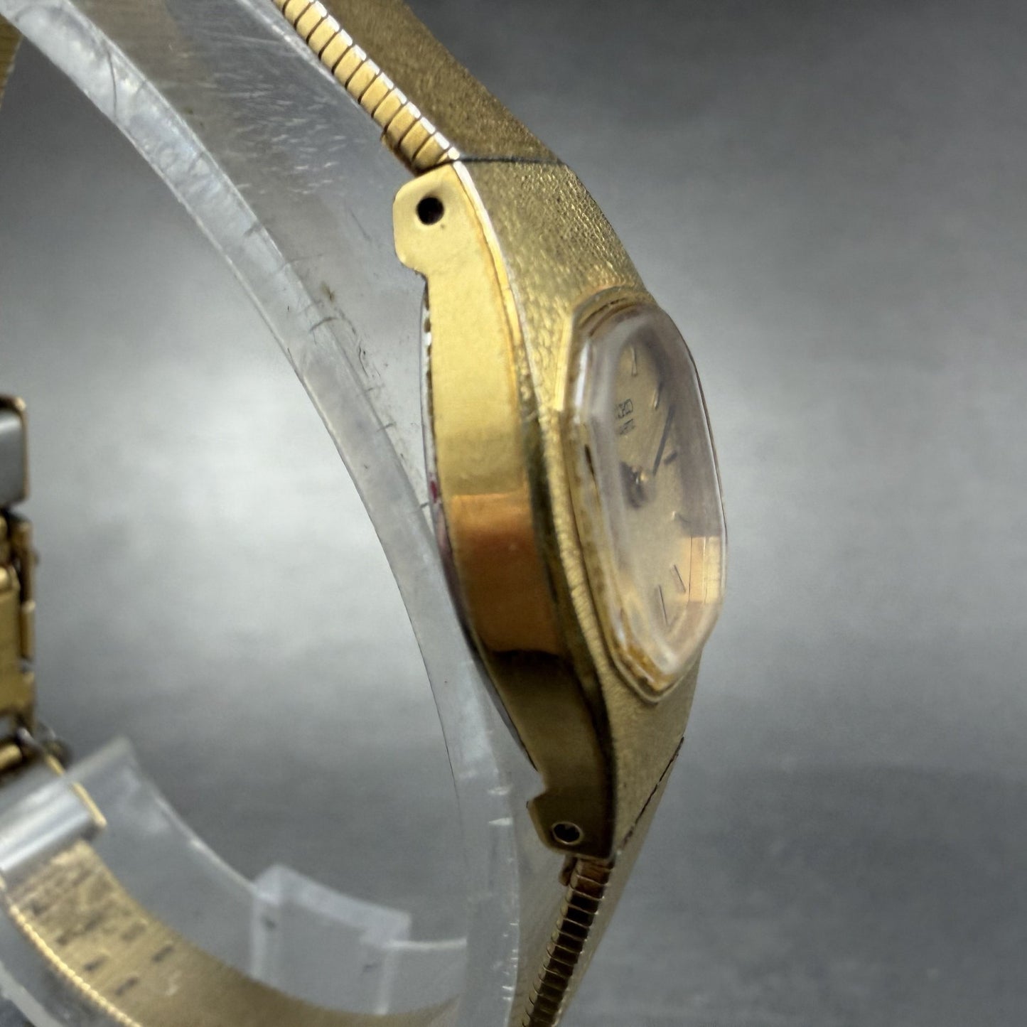 Seiko Watch Women 16mm Champagne Dial Gold Tone Round 2C20-5300 New Battery bcda3