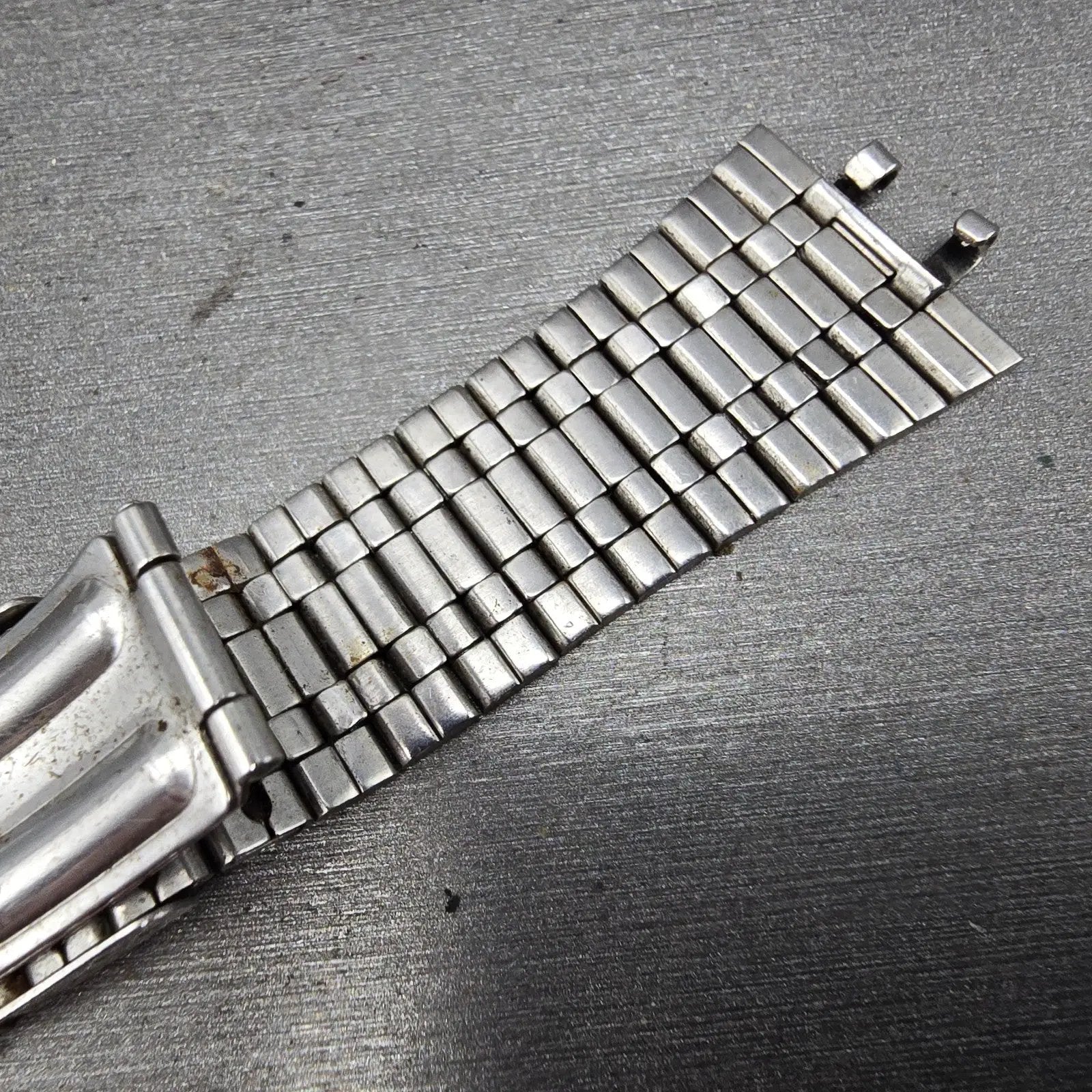 Seiko SQ Bracelet 20mm Stainless Steel Silver Tone Tri Folding Clasp VTG 6105013