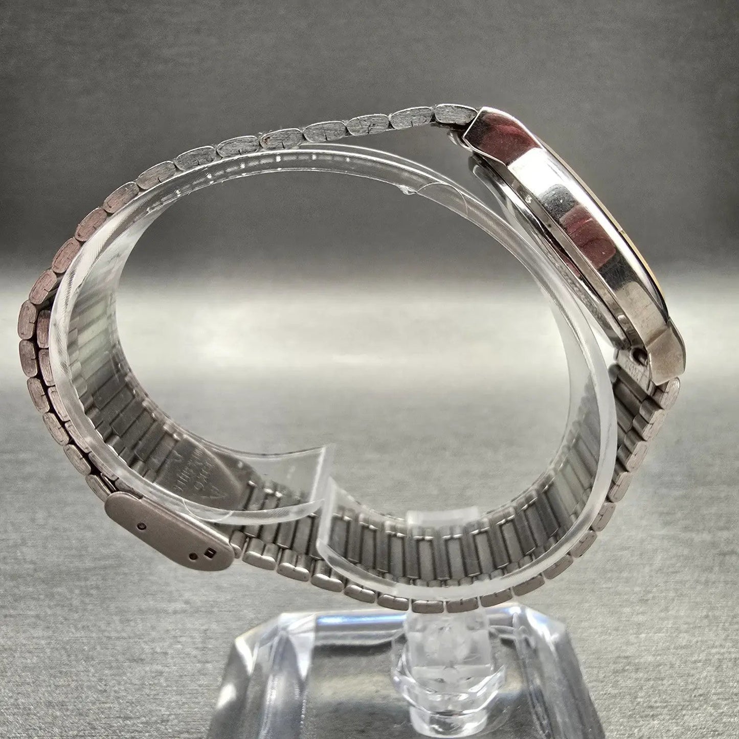 Seiko Watch Women 30mm Silver Dial Silver Tone Round 5Y91-6040 New Battery VTG8