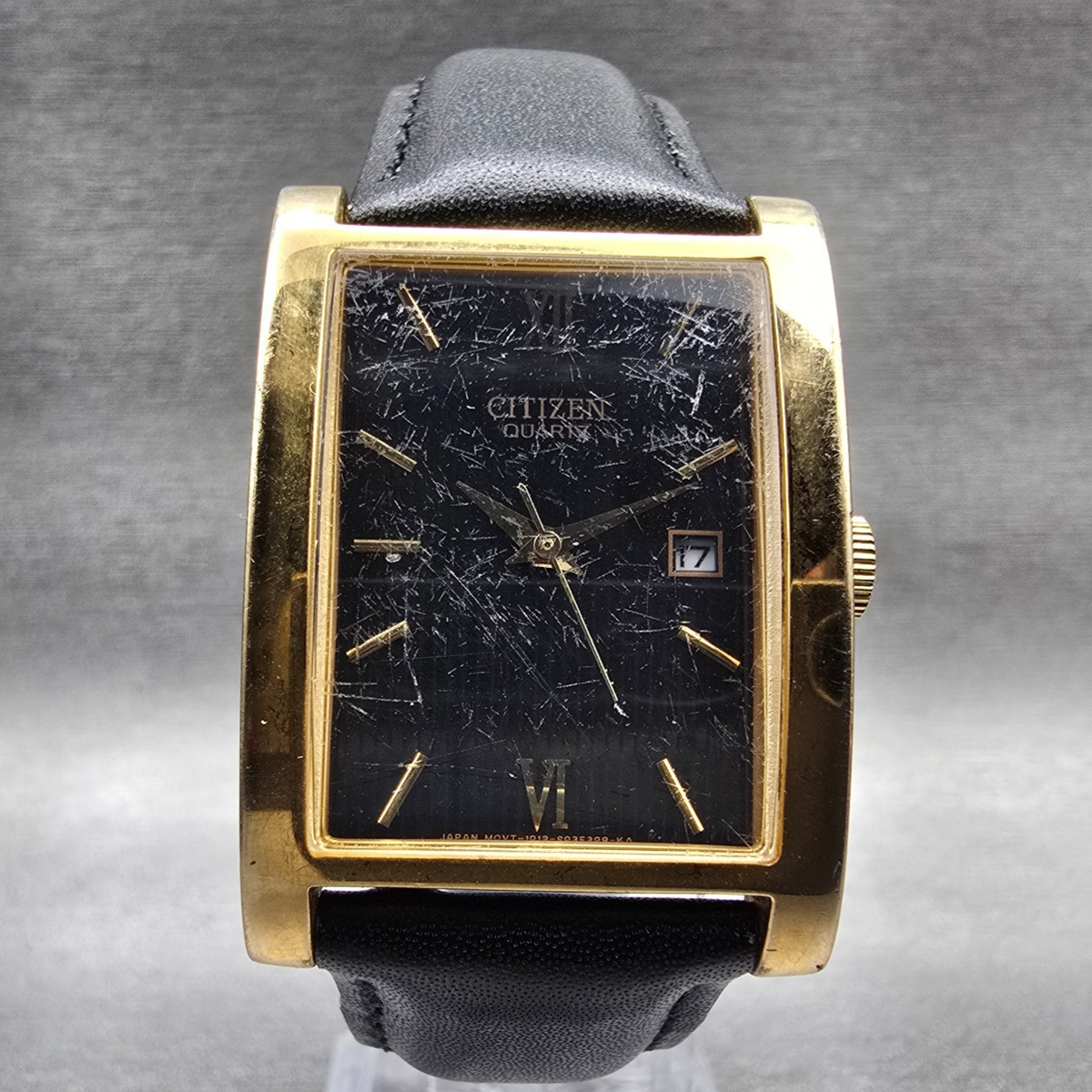 Citizen Tank Watch Men 27mm Black Dial Gold Date Rectangle 1020-S030832 New Batt0