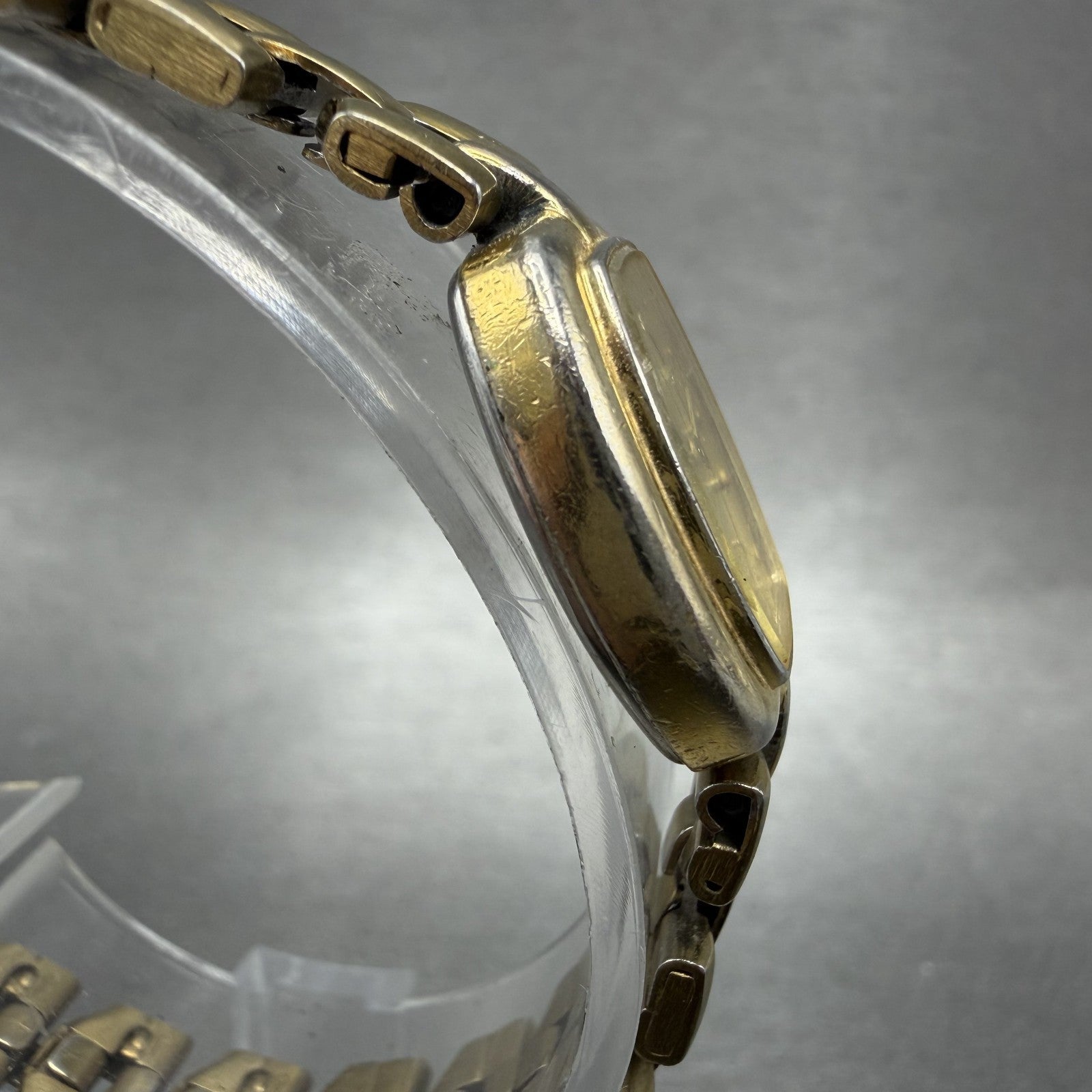 Citizen Watch Women 17mm Champagne Dial Gold Tone Oval 3220S41207 New battery3