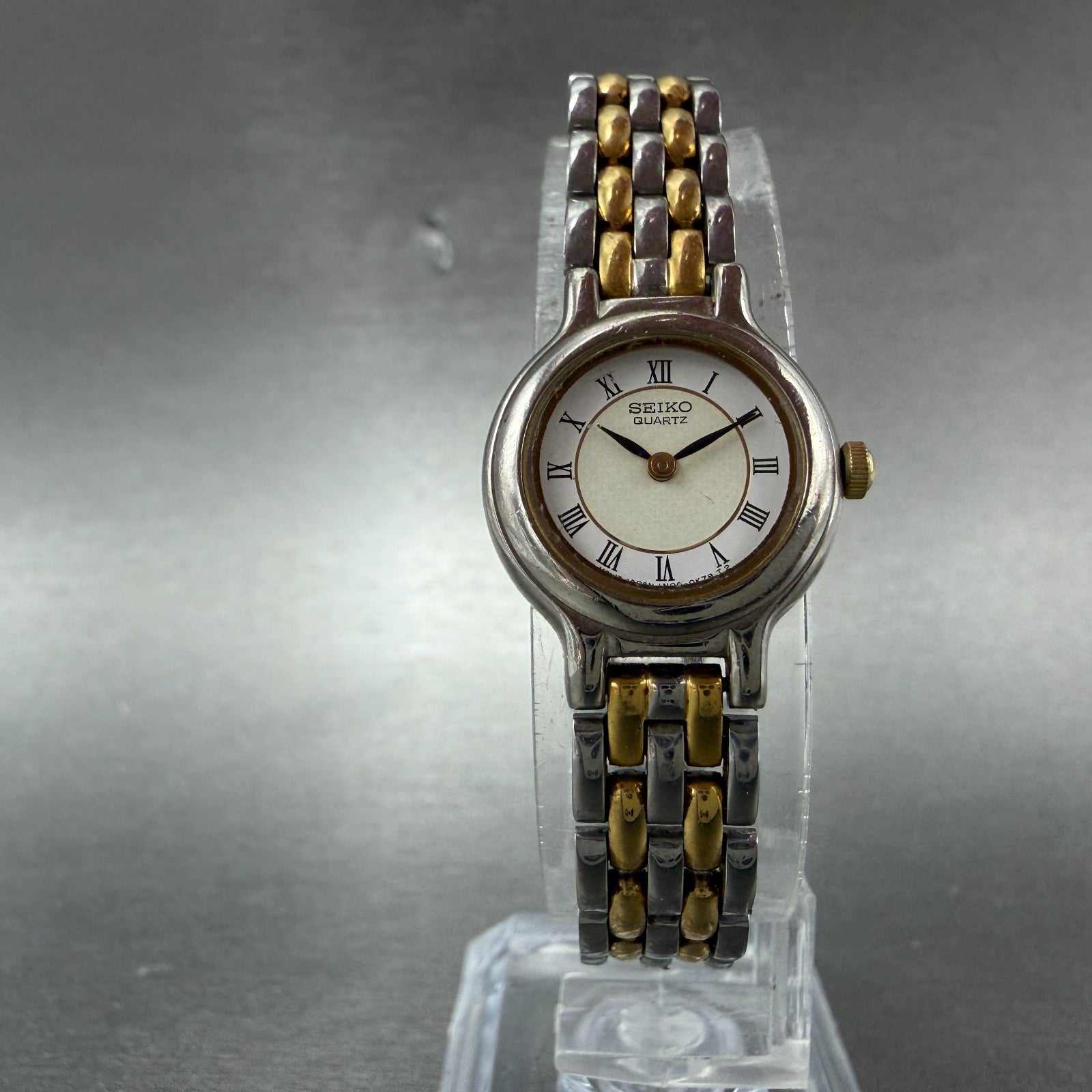 Seiko Watch Women 19mm White Dial Two Tone Round Vintage 1N00-0C59 New Battery5