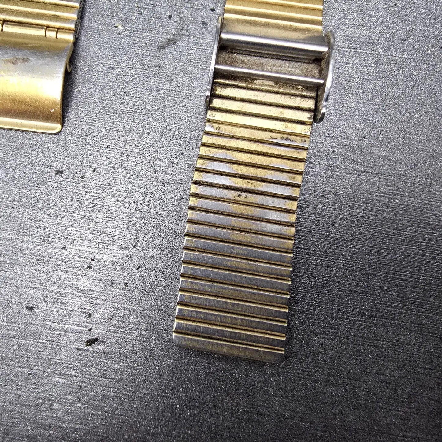 Seiko Bracelet 18mm Stainless Steel Gold Tone Tri Folding Clasp VTG Japan G101613