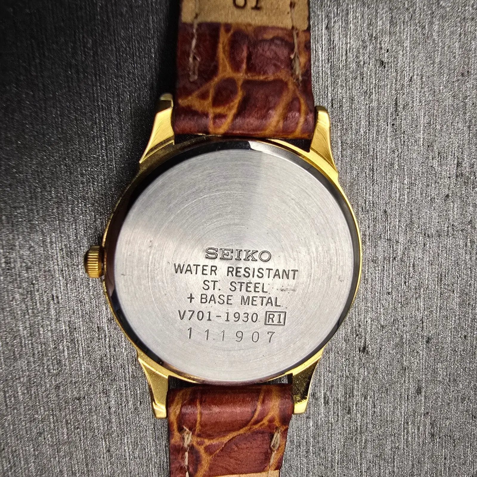 Seiko Watch Women 25mm Ivory Dial Gold Tone Round V701-1930 New Battery Vintage10