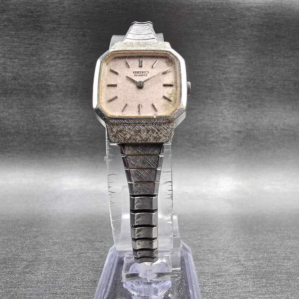 Seiko Watch Women 21mm Silver Dial Silver Tone Rectangle 2320-5119 New Battery4