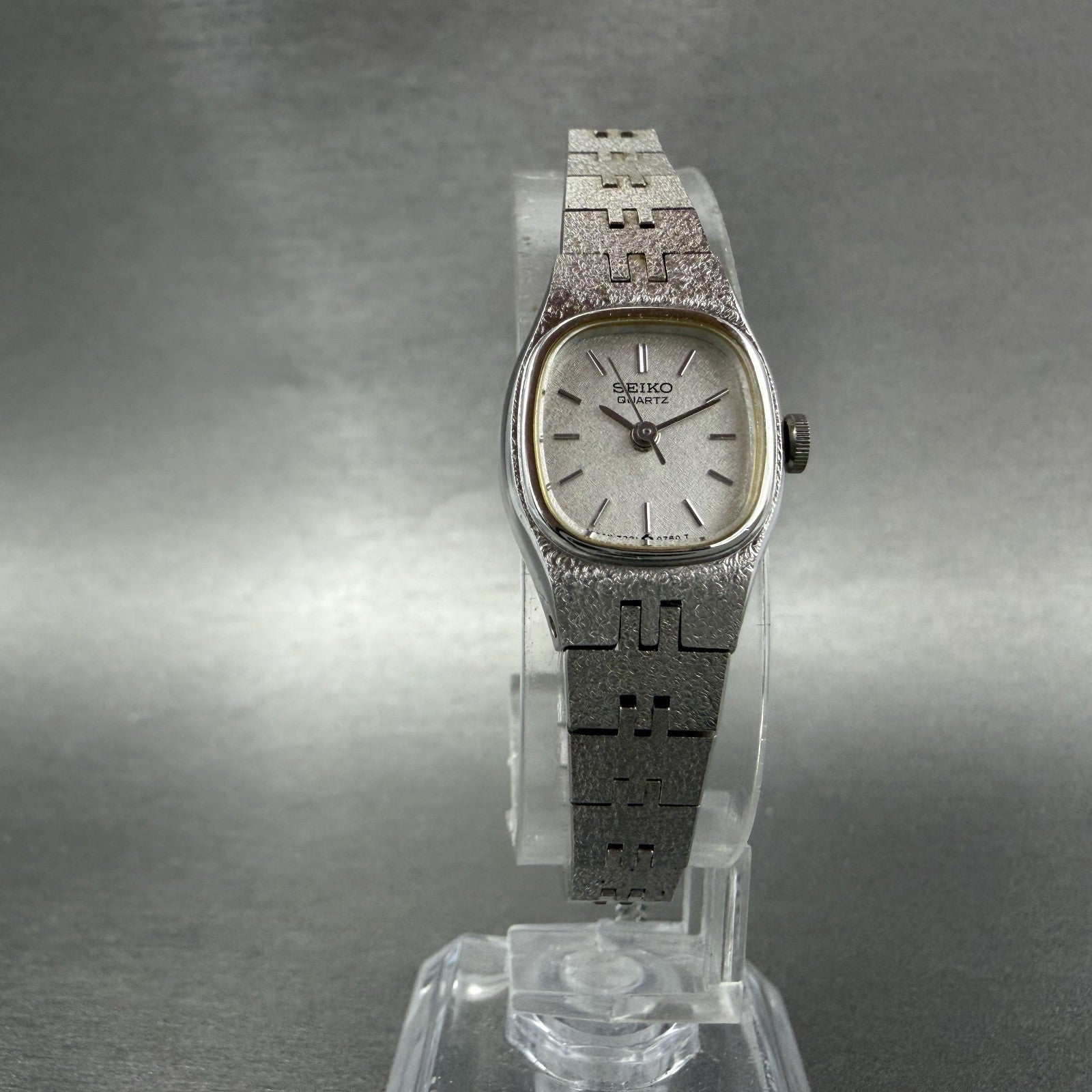 Seiko Watch Women 17mm Silver Dial Silver Tone Oval 7321-5399 New Battery5