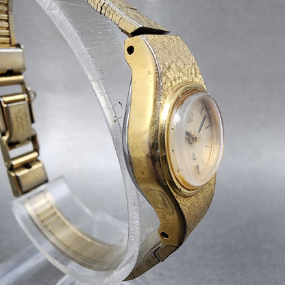 Citizen CQ Watch Women 18mm Champagne Dial Gold Tone 2030202791 New Battery3