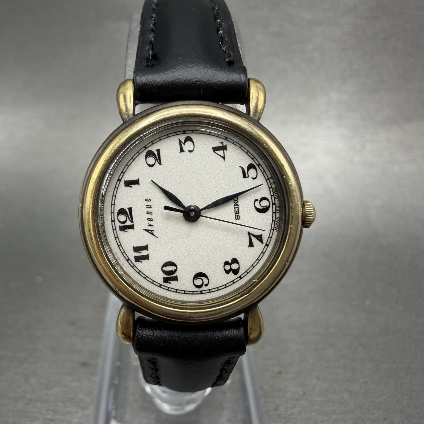 Seiko Avenue Watch Women 24mm Silver Dial Gold Tone Round 1F210C60 New Battery0