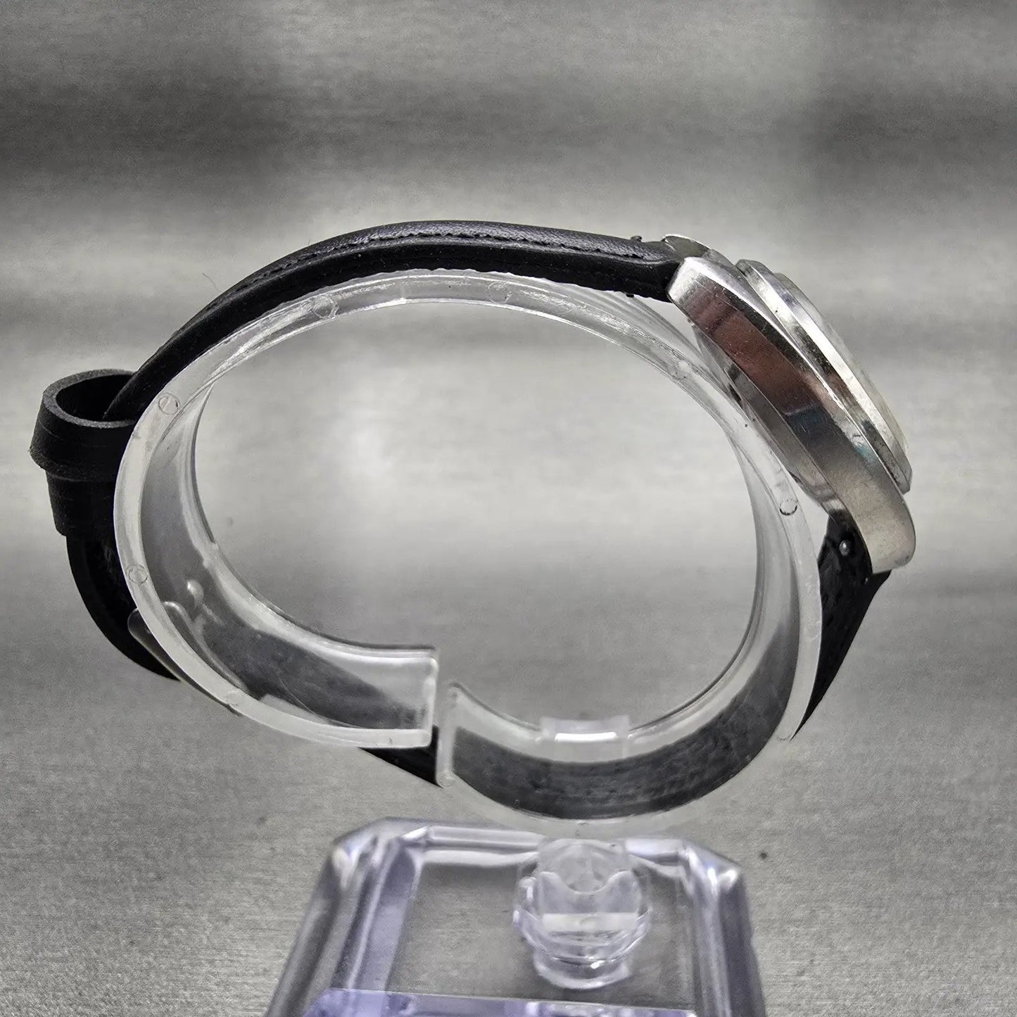 Seiko Watch Women 21mm Silver Dial Silver Tone Date Oval 2202-0050 Vintage Works8