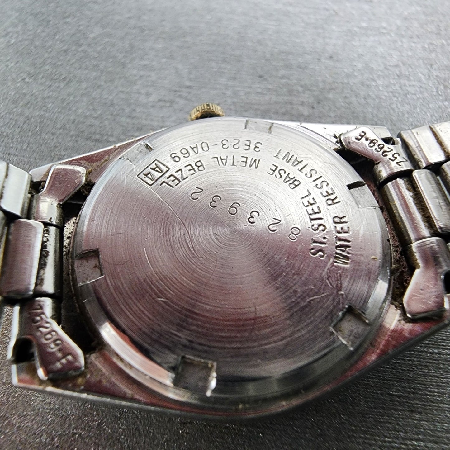 Seiko SQ Watch Women 24mm Silver Dial Two Tone Daydate 3e230a69 New Battery9