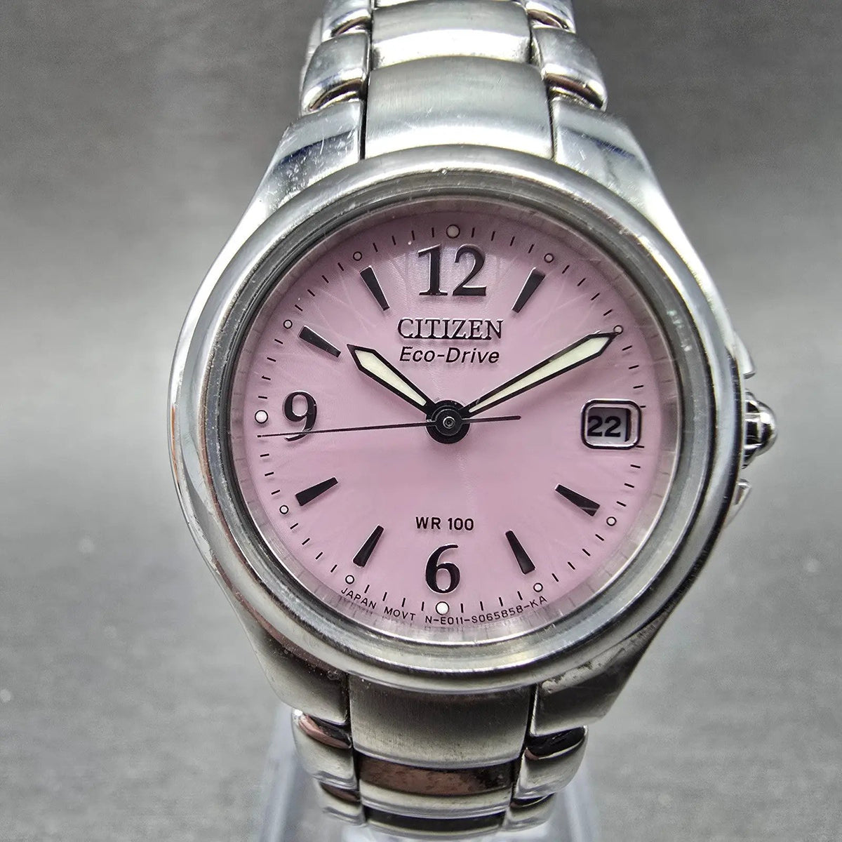 Citizen Eco-Drive Watch Women 26mm Pink Dial Silver Tone Date E011-S039941 RunsT0