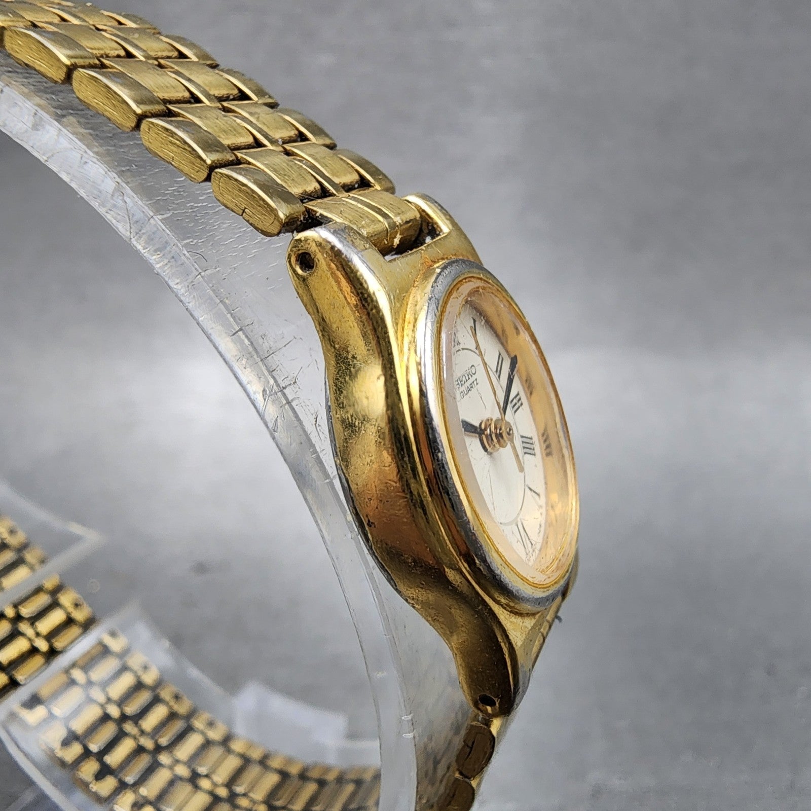 Seiko Watch Women 18mm White Dial Gold Tone Oval V4015109 New Battery VTG3