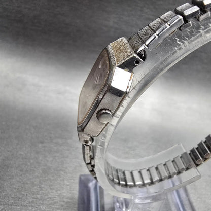 Seiko Watch Women 21mm Silver Dial Silver Tone Rectangle 2320-5119 New Battery2