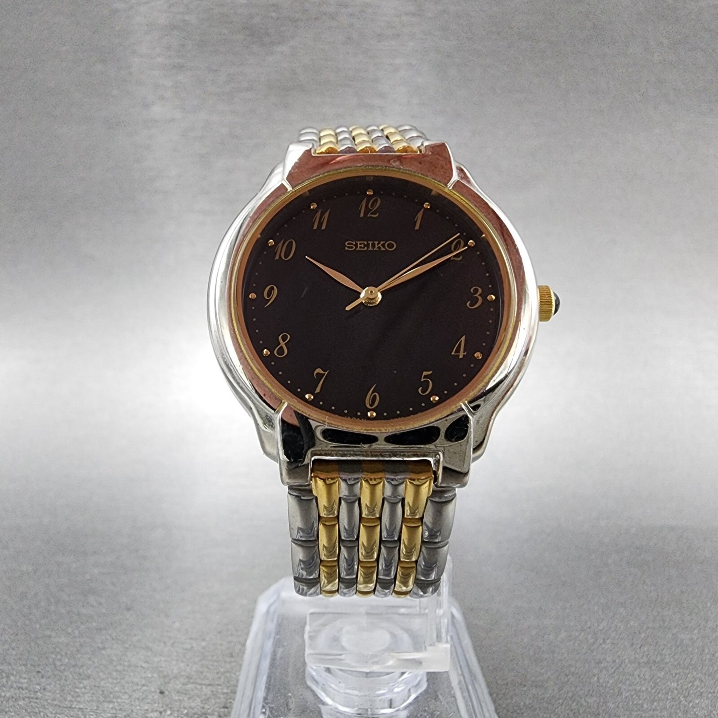 Seiko Watch Men 32mm Black Dial Two Tone Round V701-2B70 New Battery