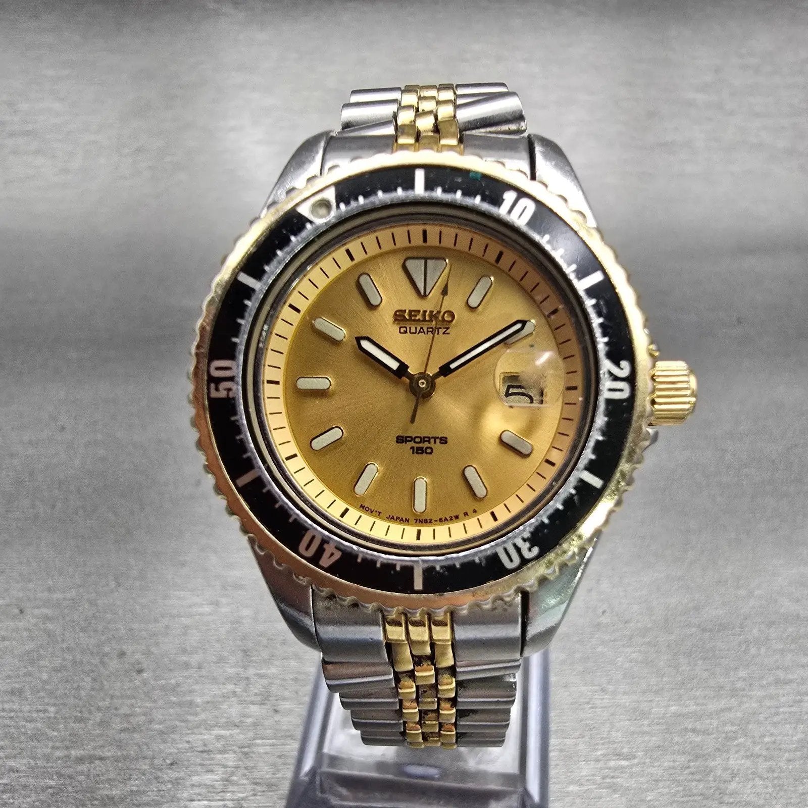 Seiko Sports 150 Watch Women 31mm Gold Dial Two Tone Date 7N82-6A20 New Battery0